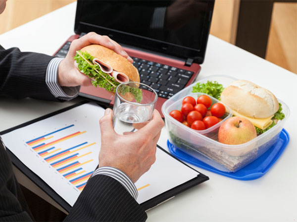 ZDROWE I PYSZNE ŚNIADANIE W PRACY DZIĘKI E-LUNCH